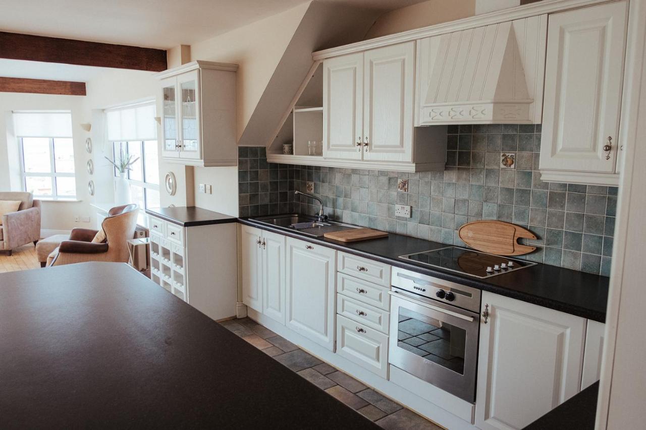 Lehinch Lodge Lahinch Buitenkant foto