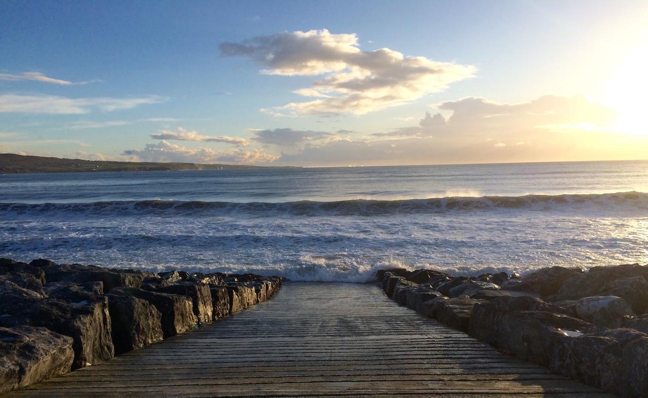 Lehinch Lodge Lahinch Buitenkant foto